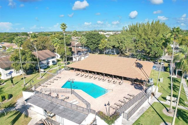 204 E Laurel Drive 1204, Margate, FL 33063