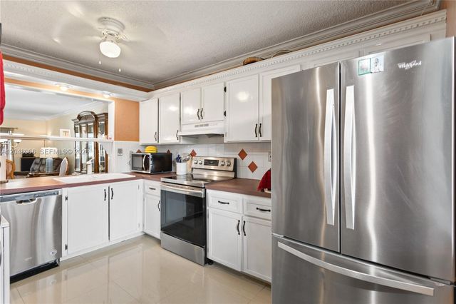204 E Laurel Drive 1204, Margate, FL 33063