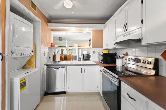 204 E Laurel Drive 1204, Margate, FL 33063