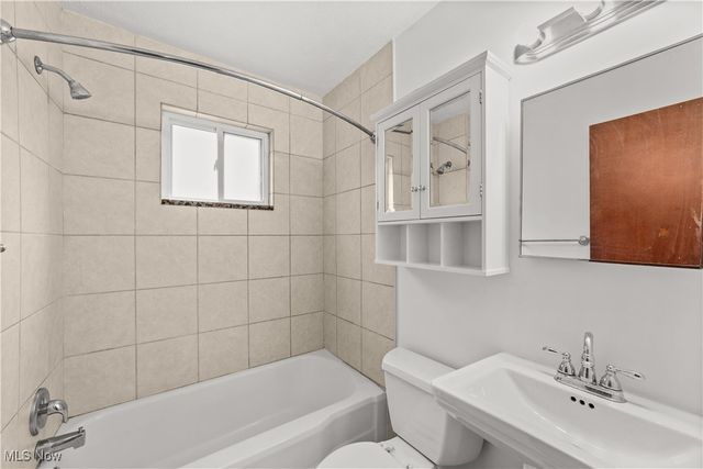 1593 Woodhurst, Mayfield Heights, OH 44124