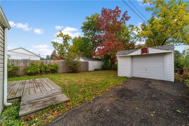 1593 Woodhurst, Mayfield Heights, OH 44124