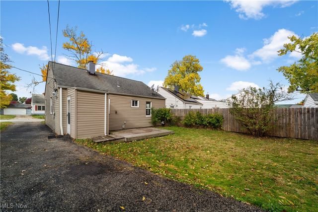 1593 Woodhurst, Mayfield Heights, OH 44124