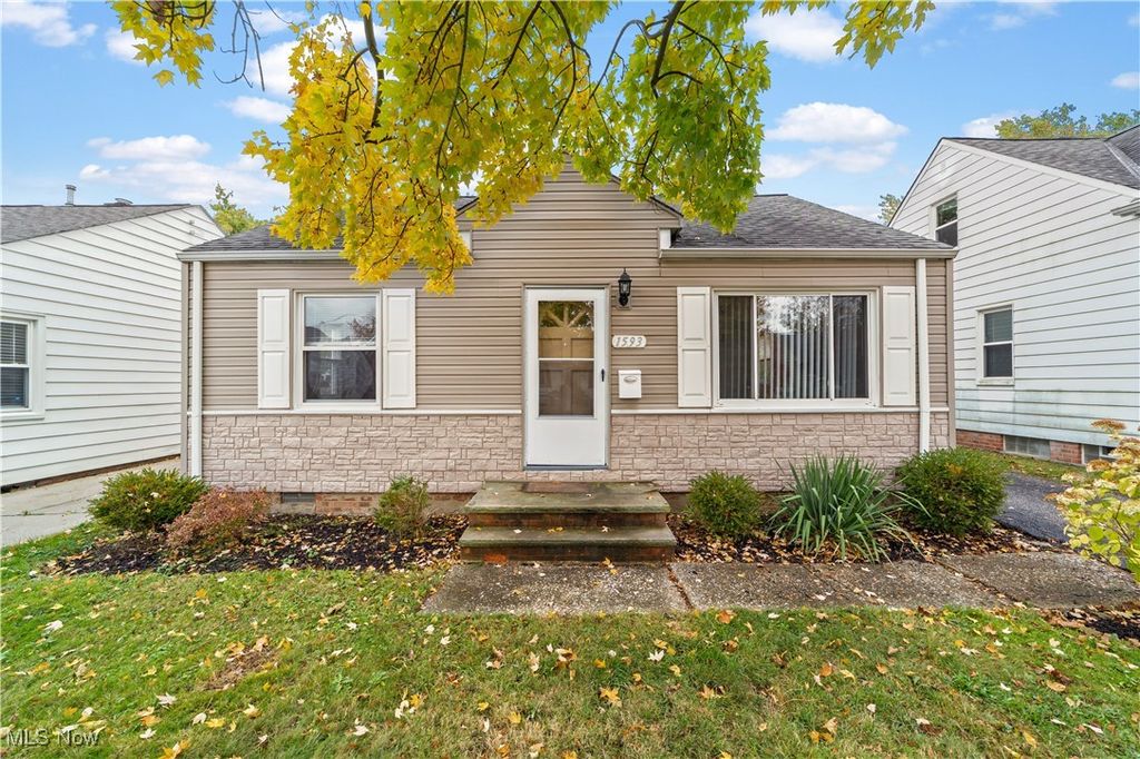 1593 Woodhurst, Mayfield Heights, OH 44124