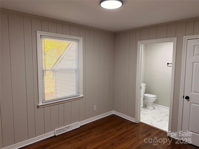 2854 Burbank Drive, Charlotte, NC 28216