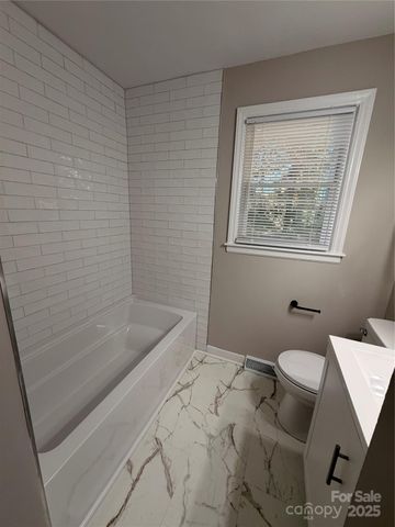 2854 Burbank Drive, Charlotte, NC 28216