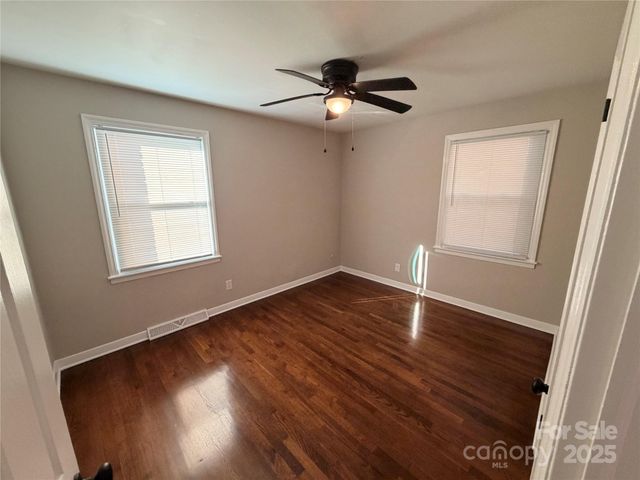 2854 Burbank Drive, Charlotte, NC 28216