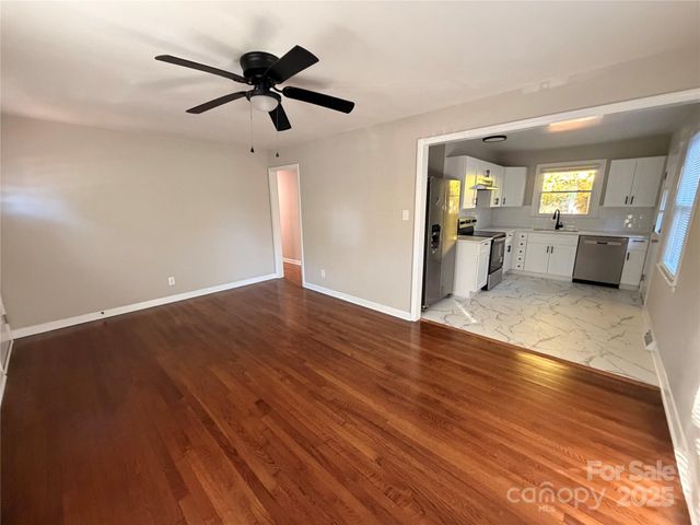 2854 Burbank Drive, Charlotte, NC 28216