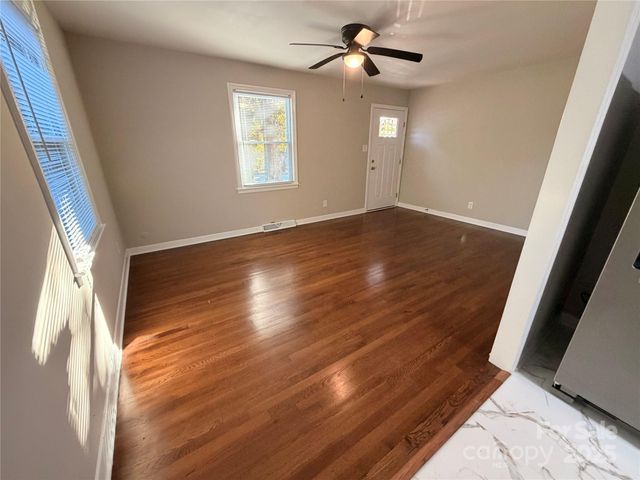 2854 Burbank Drive, Charlotte, NC 28216