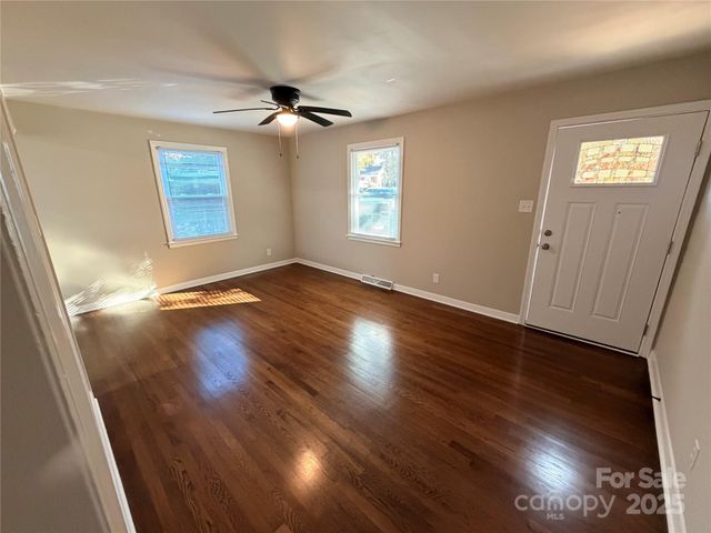 2854 Burbank Drive, Charlotte, NC 28216