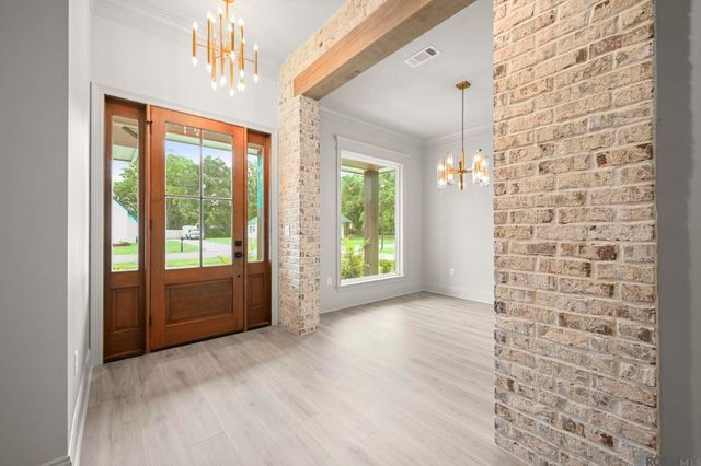 7258 Riverbank Dr, Denham Springs, LA 70706