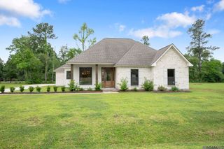 7258 Riverbank Dr, Denham Springs, LA 70706