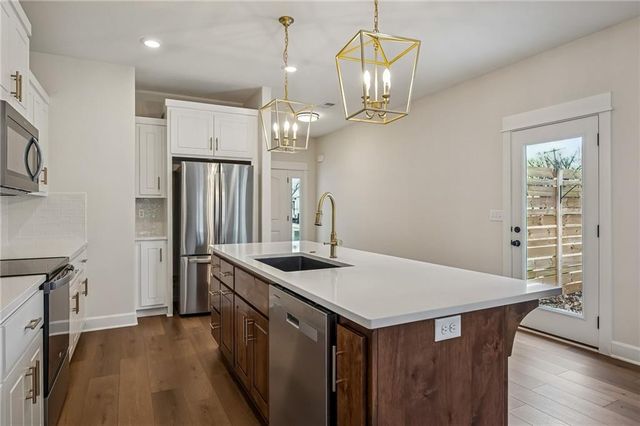 319 E Meadow Street, Smithville, MO 64089