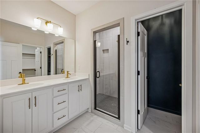 319 E Meadow Street, Smithville, MO 64089