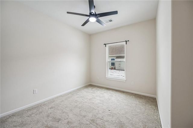 319 E Meadow Street, Smithville, MO 64089