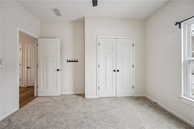 319 E Meadow Street, Smithville, MO 64089