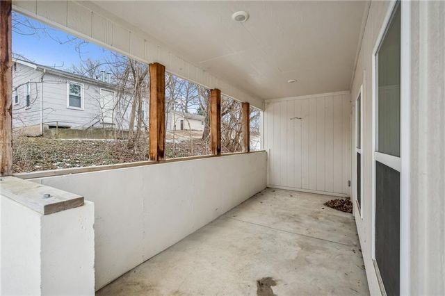 319 E Meadow Street, Smithville, MO 64089