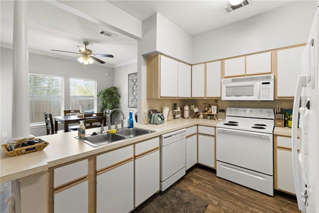 1253 Canyon Creek Circle, College Station, TX 77840