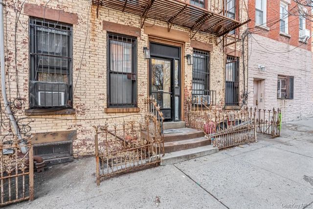 656 Henry Street, Brooklyn, NY 11231