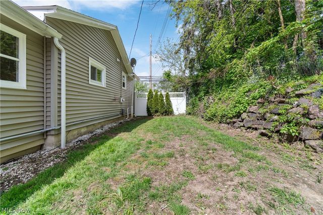 3771 S Turkeyfoot Road, New Franklin, OH 44319
