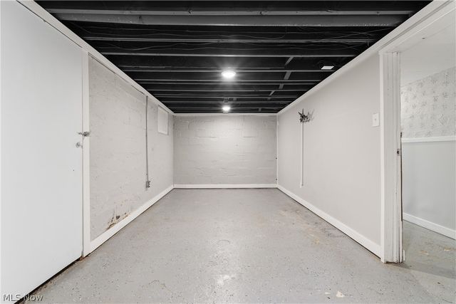 3771 S Turkeyfoot Road, New Franklin, OH 44319