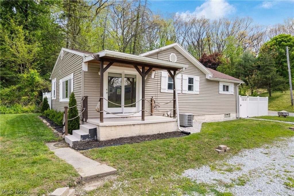 3771 S Turkeyfoot Road, New Franklin, OH 44319