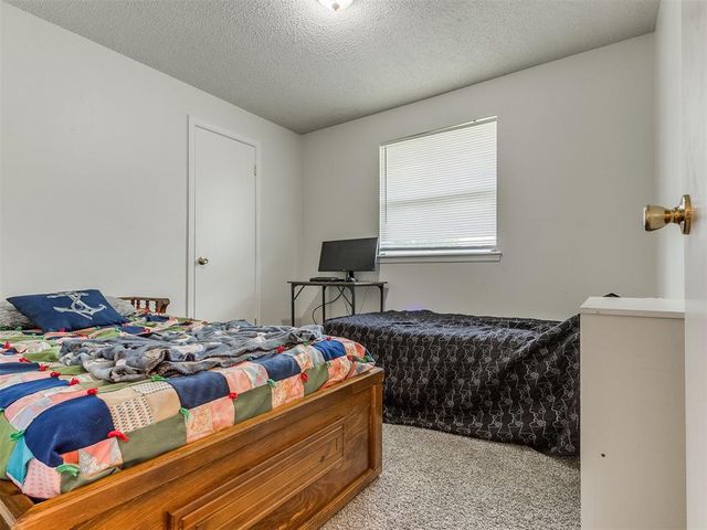 633 SW 10th Street, Moore, OK 73160