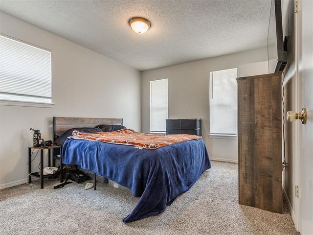 633 SW 10th Street, Moore, OK 73160
