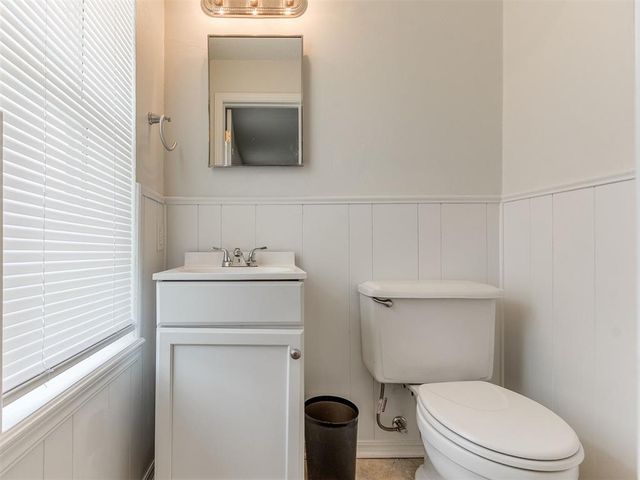 633 SW 10th Street, Moore, OK 73160