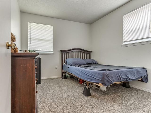 633 SW 10th Street, Moore, OK 73160