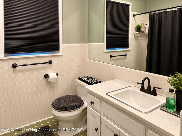 922 E Michigan Avenue, East Lansing, MI 48823