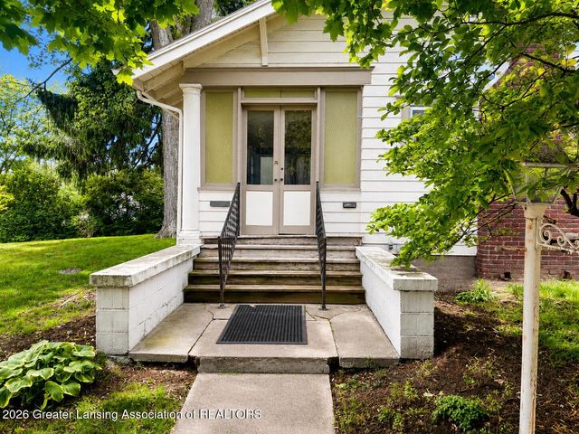 922 E Michigan Avenue, East Lansing, MI 48823