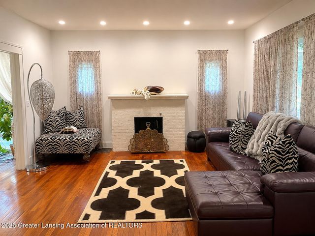 922 E Michigan Avenue, East Lansing, MI 48823