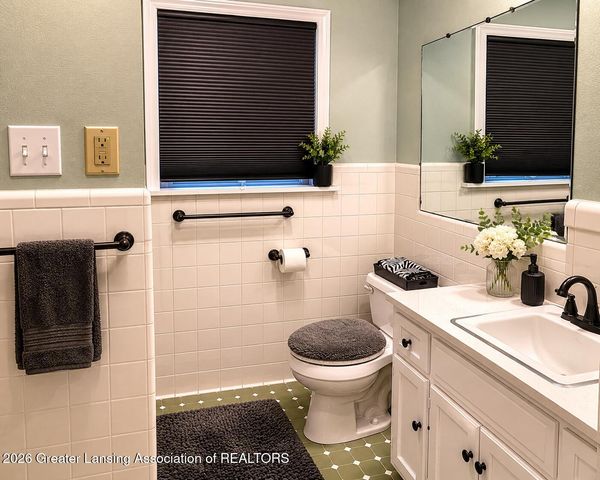 922 E Michigan Avenue, East Lansing, MI 48823