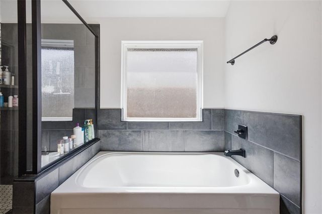 18437 Austin Place, Edmond, OK 73012