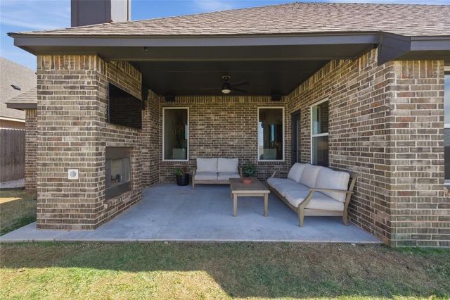 18437 Austin Place, Edmond, OK 73012