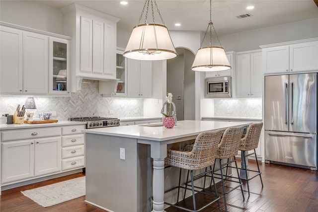 560 Point Vista Drive, Aledo, TX 76008