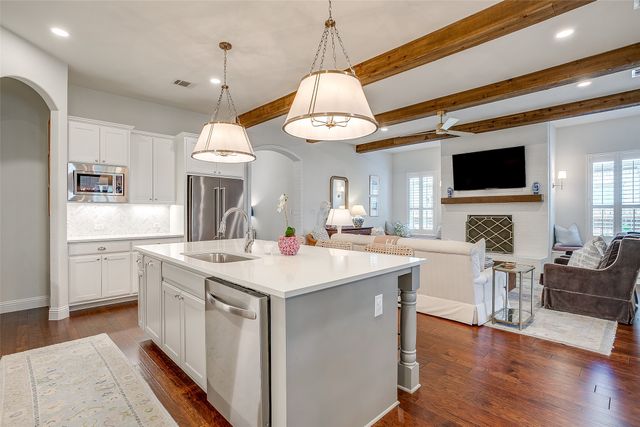 560 Point Vista Drive, Aledo, TX 76008