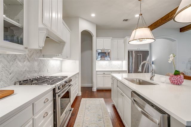 560 Point Vista Drive, Aledo, TX 76008