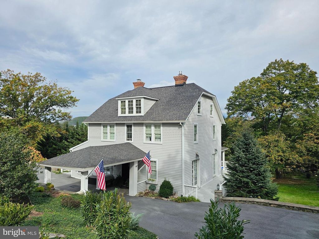 14946 CHARMIAN RD, Blue Ridge Summit, PA 17214