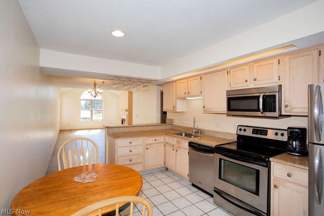 695 E Western Reserve Road, Poland, OH 44514