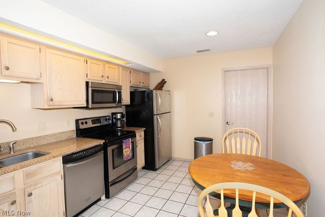 695 E Western Reserve Road, Poland, OH 44514