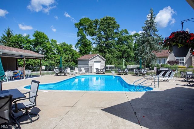 695 E Western Reserve Road, Poland, OH 44514