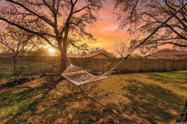 6522 Waterfall, San Antonio, TX 78239