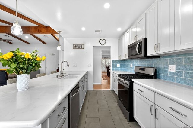 6522 Waterfall, San Antonio, TX 78239