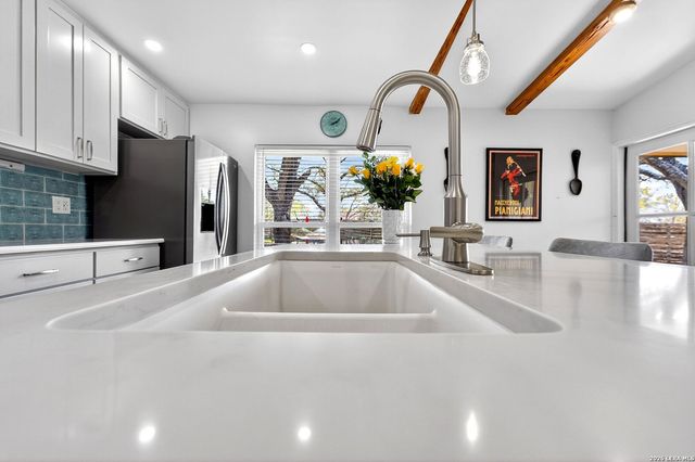 6522 Waterfall, San Antonio, TX 78239