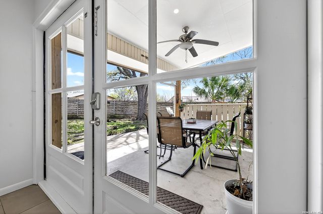 6522 Waterfall, San Antonio, TX 78239