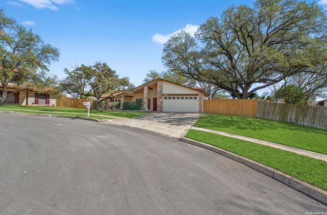 6522 Waterfall, San Antonio, TX 78239