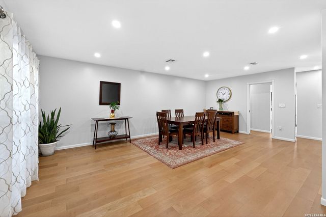 6522 Waterfall, San Antonio, TX 78239