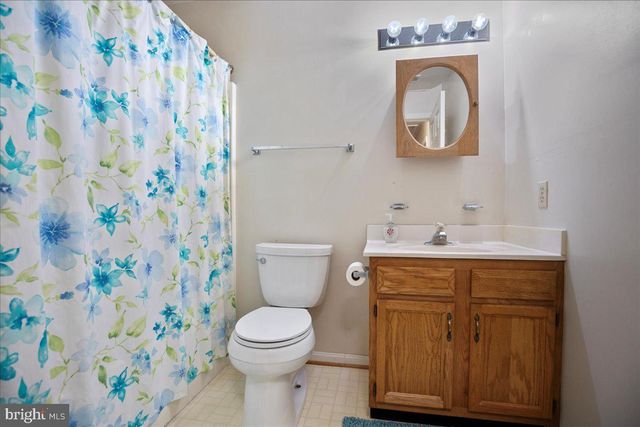 694 PONDS WOOD RD, Huntingtown, MD 20639