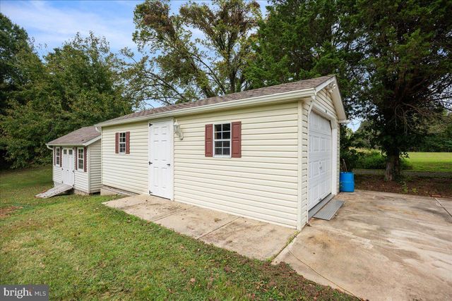 694 PONDS WOOD RD, Huntingtown, MD 20639